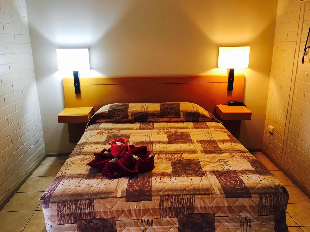 Tom Price Hotel Motel Kültér fotó