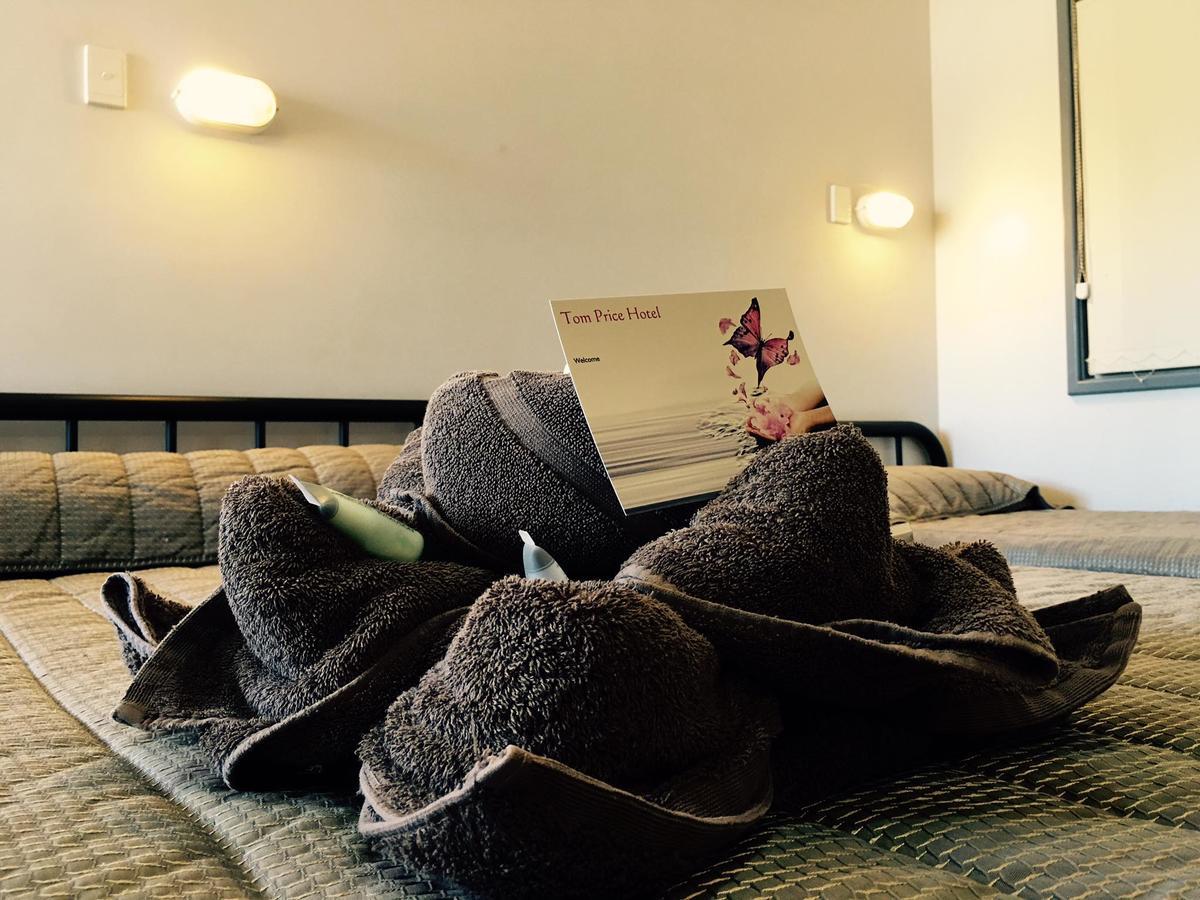 Tom Price Hotel Motel Kültér fotó