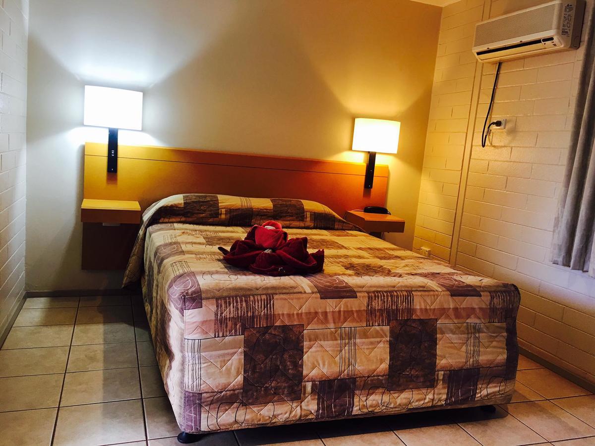 Tom Price Hotel Motel Kültér fotó